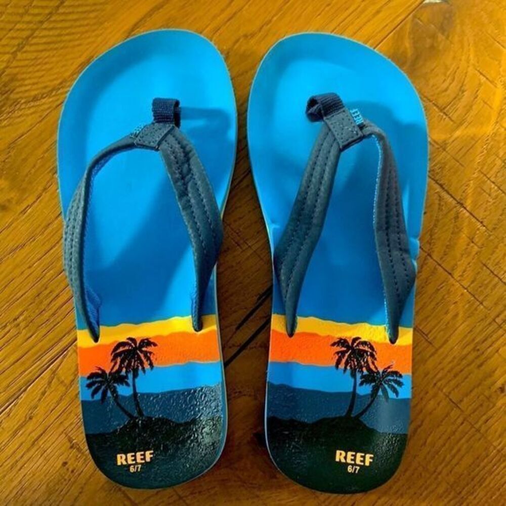 Reef flip flops size 6/7 new